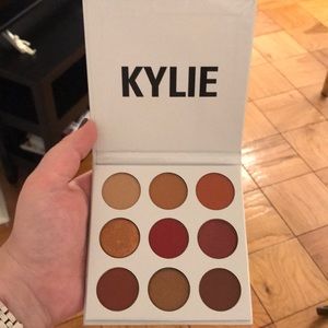 Kylie Cosmetics Burgundy Palatte